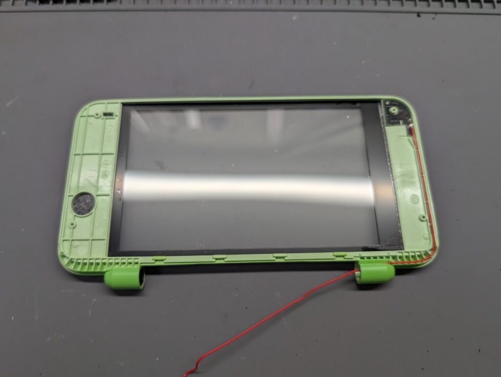 2DSLLの上側液晶交換方法の紹介画像