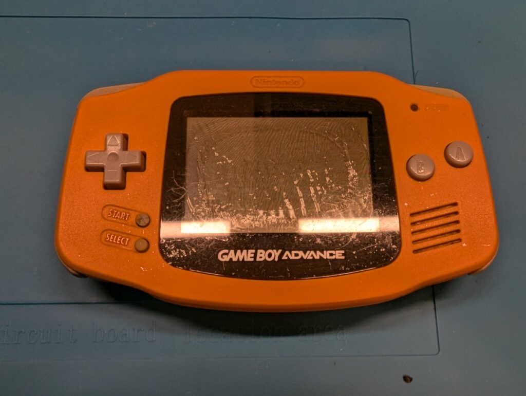 電源が入らないGBAの写真