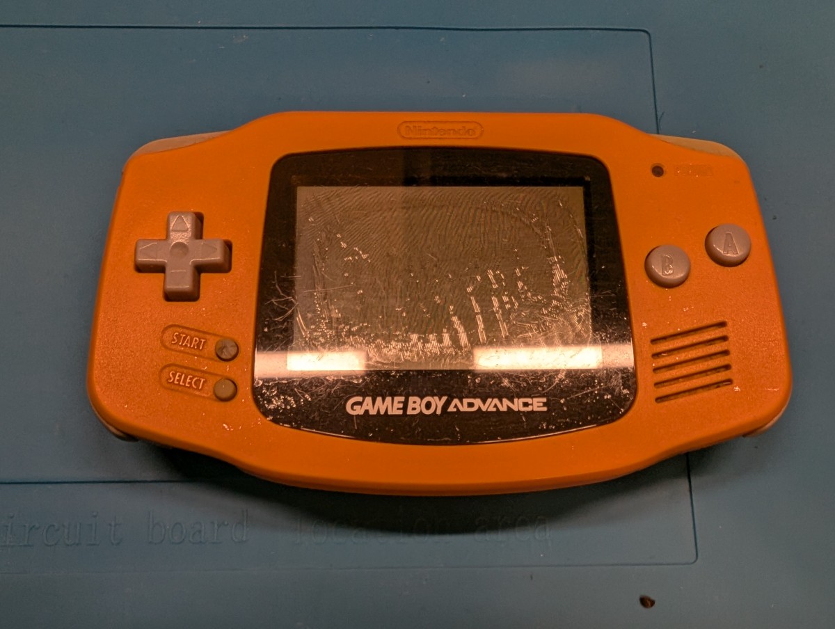 ゲームボーイアドバンスが起動しない？電源トラブルと液晶を同時修理しました