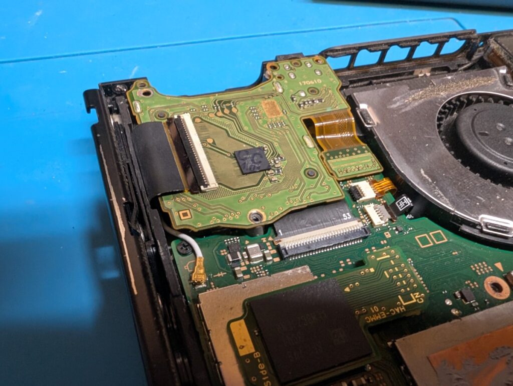 電源が入らない任天堂switchの写真