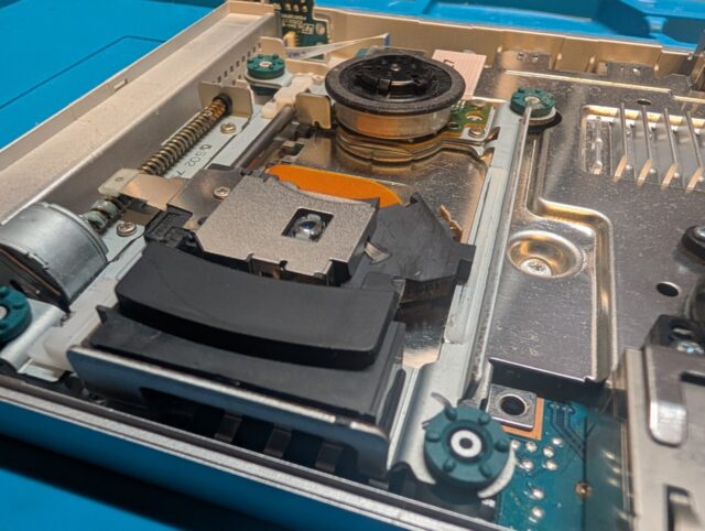 PS2 SCPH-90000｜ゲームディスクを読み込まない故障をレーザー