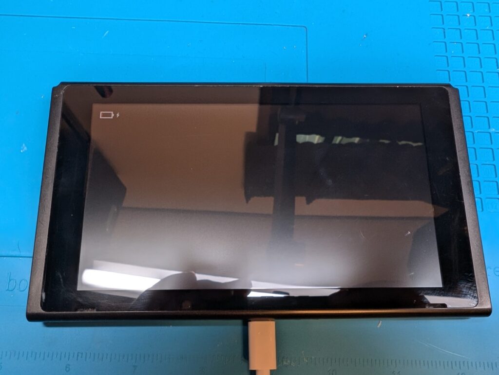 電源が入らない任天堂switchの写真