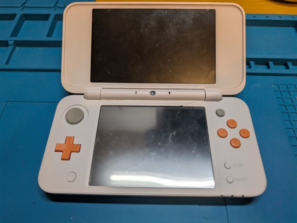 2DSLL本体の写真

