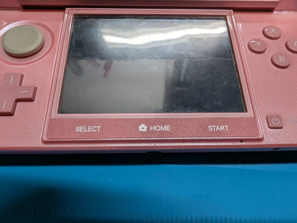 ヒンジ割れを修理した3DS