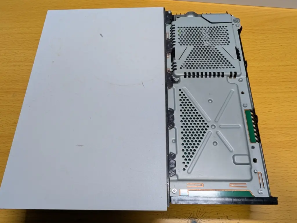 PS4 CUH-1100Aの映像が出ない原因は？ HDMIポート交換で修理復活