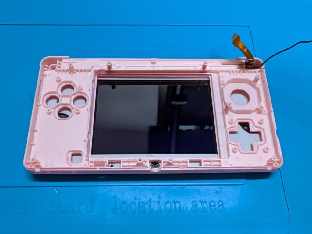 3DSの分解中の写真