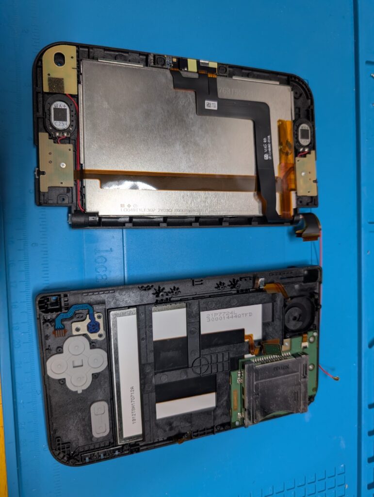 NEW3DSLLの上液晶交換時の写真