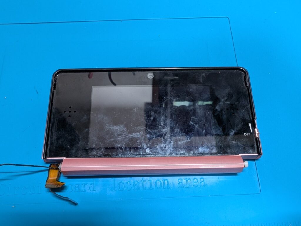 3DSの分解中の写真