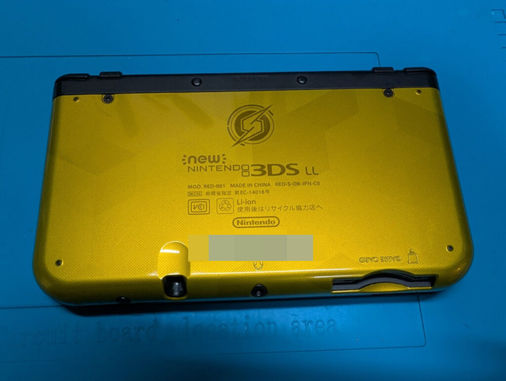 NEW3DSLLの上液晶交換時の写真