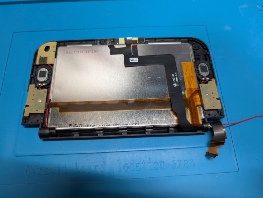 NEW3DSLLの上液晶交換時の写真