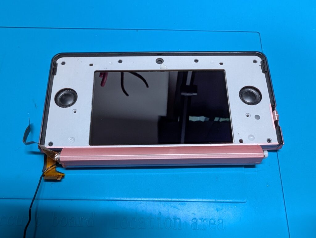 3DSの分解中の写真
