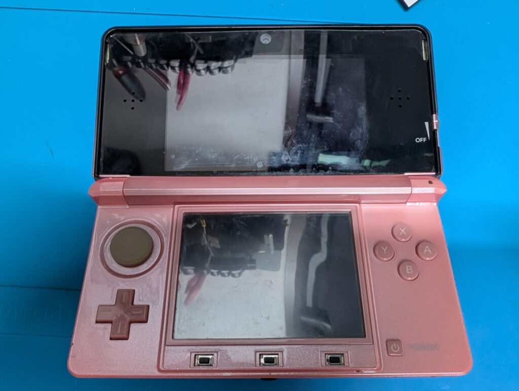 ヒンジ割れを修理した3DS